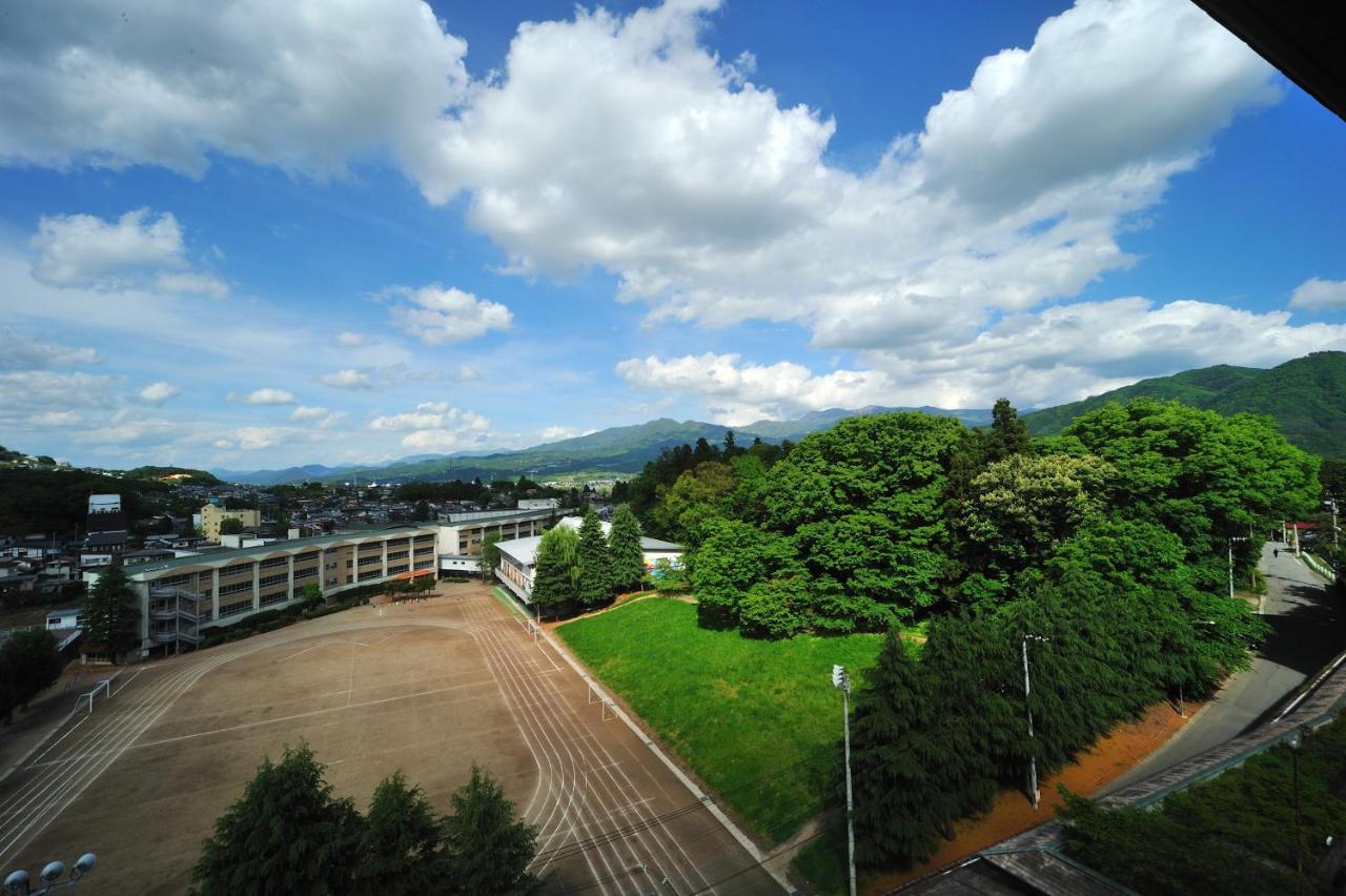 Senkeien Tsukioka Hotel Kaminoyama Eksteriør billede