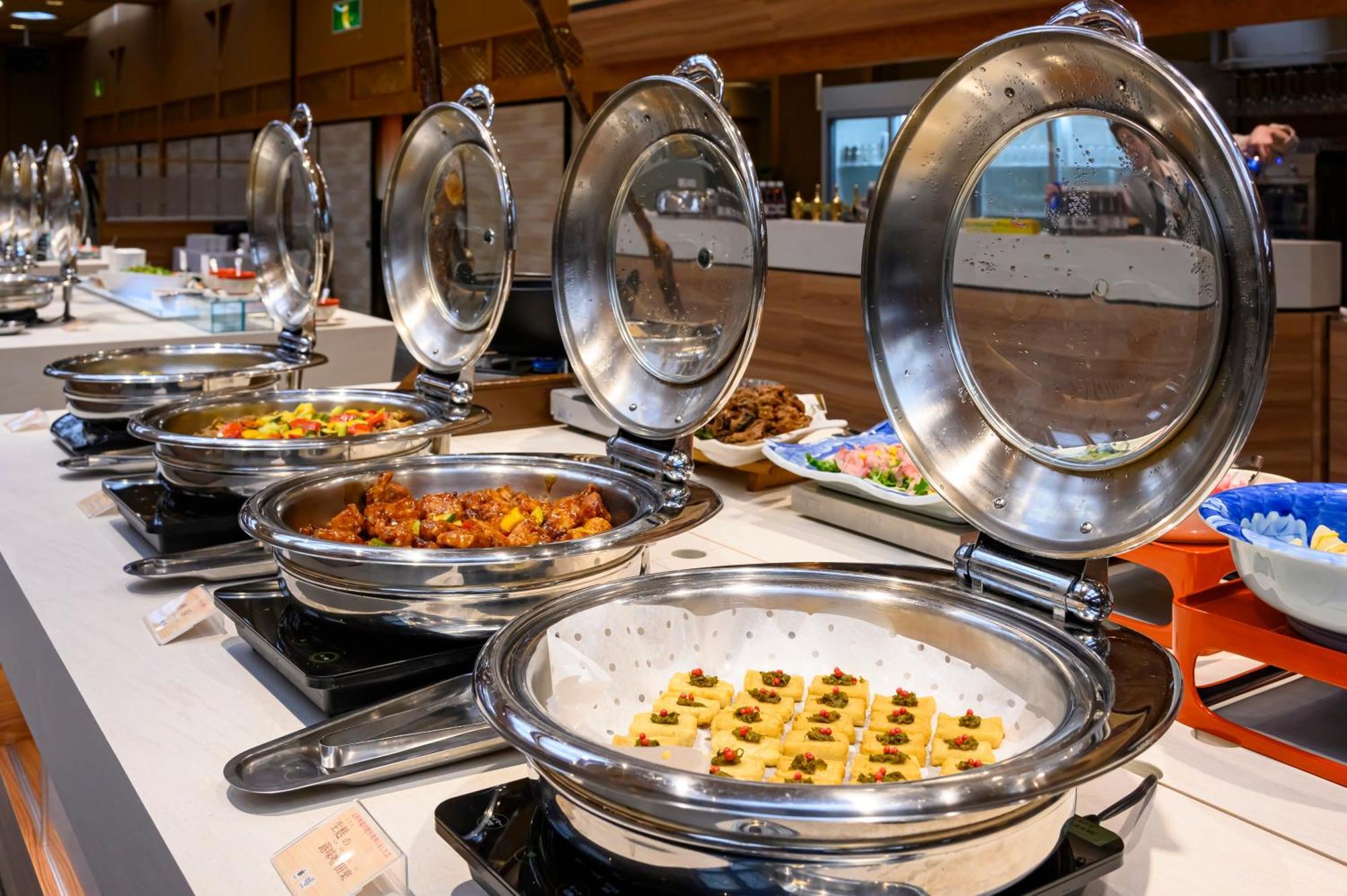 Senkeien Tsukioka Hotel Kaminoyama Eksteriør billede
